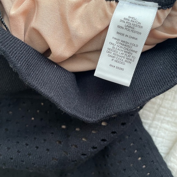 Express, New Black Midi skirt - Picture 3 of 4